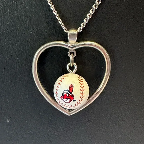 Silver Indians Heart Pendant Necklace - Picture 2 of 4